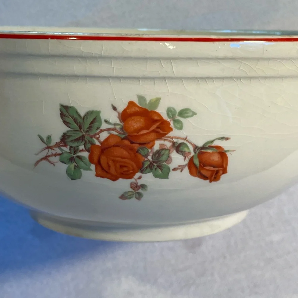 Vintage Casserole Dish Round Covered.Ceramic Made In USA.Universal Cambridge
